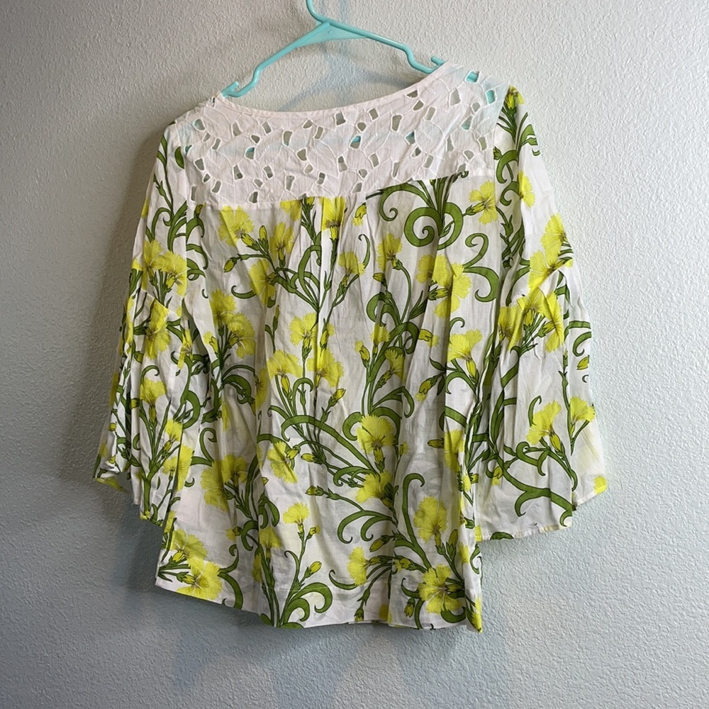 HD in Paris Anthro sheer floral lace top - Picture 4 of 7